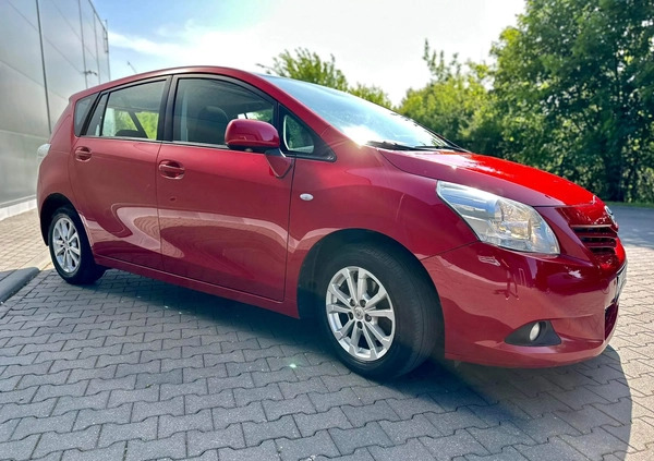 Toyota Verso cena 24900 przebieg: 289000, rok produkcji 2010 z Płock małe 137